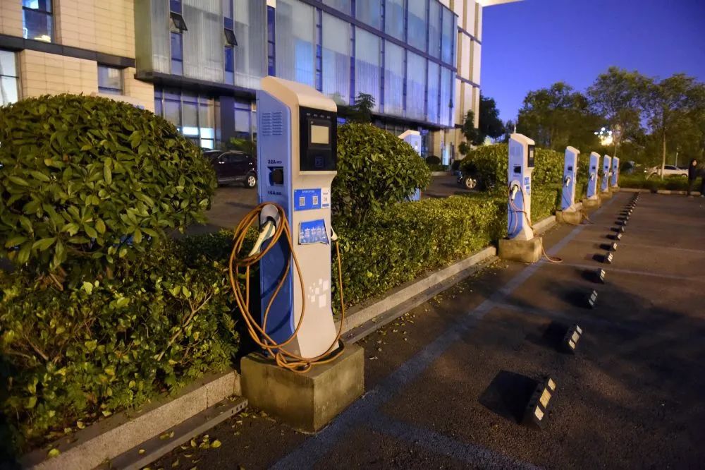 “僵尸”充電樁 當綠色出行遇上維護難題